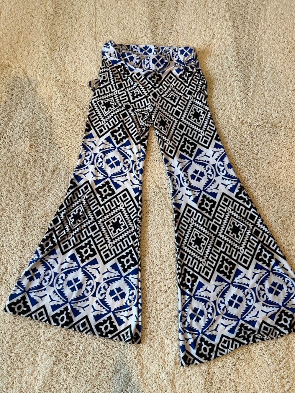 Cynthia Rowley Blue and White Abstract Print Flare Pant